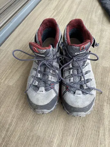 AKU 등산화 25.5cm GORE-TEX 미드 컷