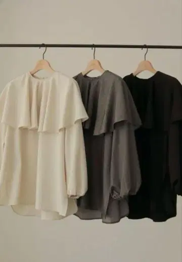 louren 프릴이 달린 긴팔 셔츠