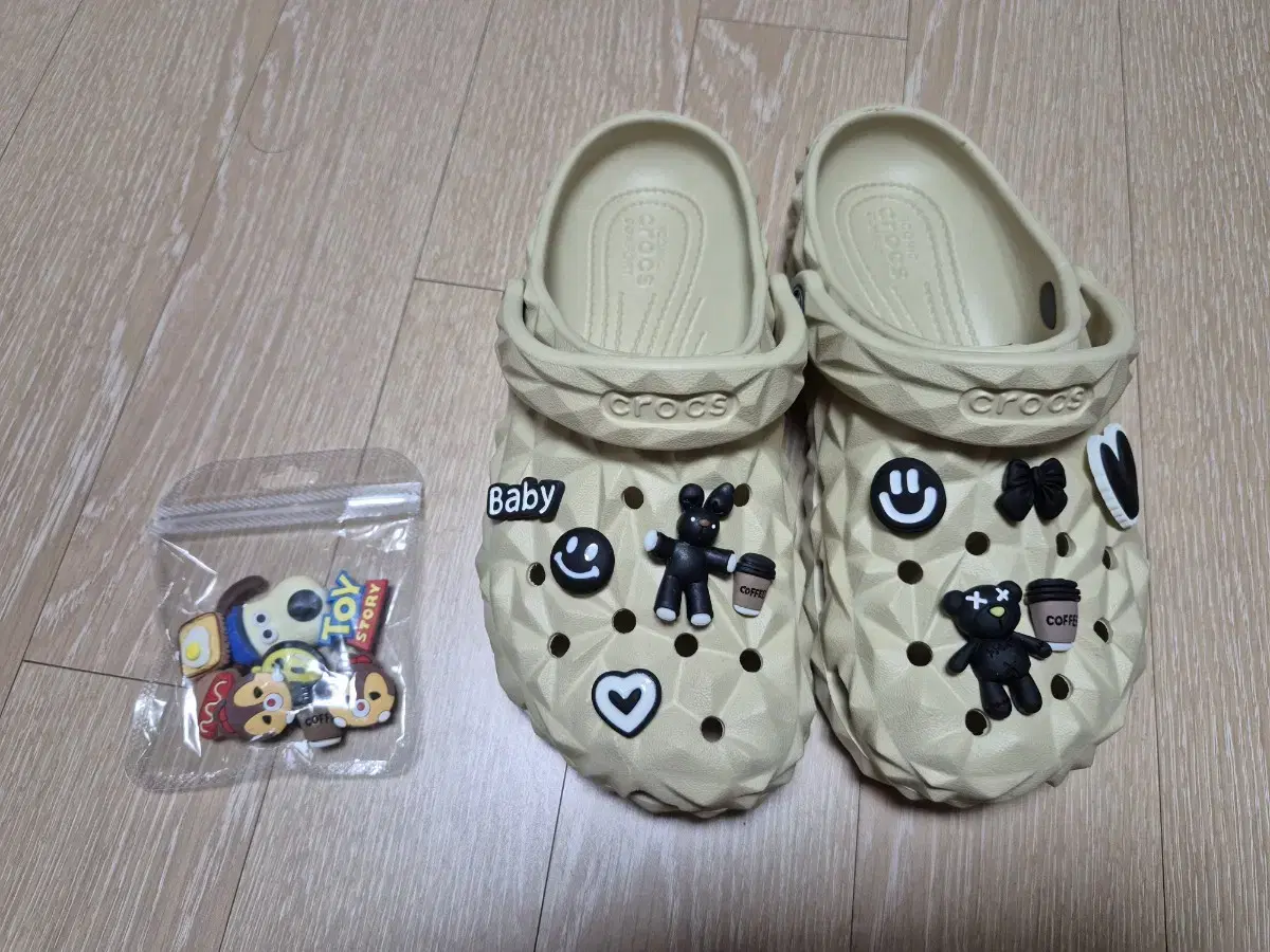 Crocs M4/W6 New Product
