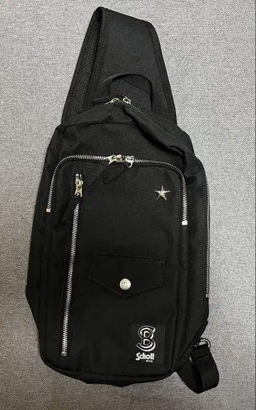 schott 블랙 바디백 지퍼 포켓 부착