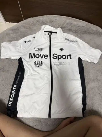 데상트 Move Sport 긴팔 셔츠 o 사이즈