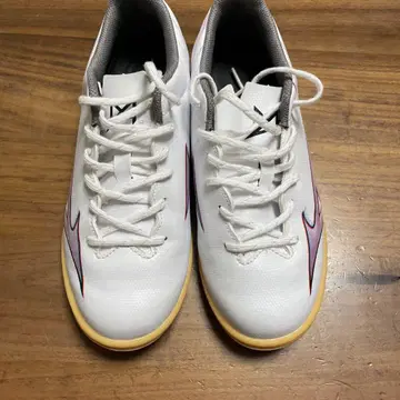 Mizuno Alpha 화이트 축구화