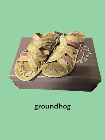 택 포함 새상품 groundhog 가죽제품 크로스 스트랩 샌들