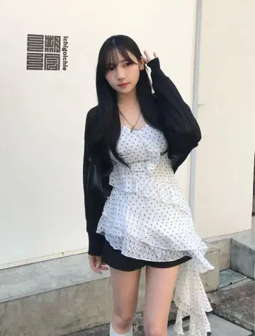 이레헴 시어 도트 미니 원피스 HOLIDAY&HOLIDAY