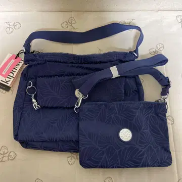 Kipling 스칼렛, 네이비 숄더백 택 포함 새상품