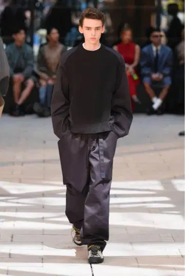 Sacai 코튼 치노 팬츠 25ss 사이즈 0