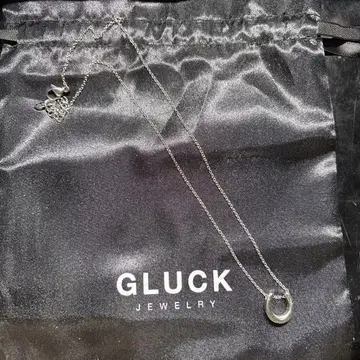 GLUCK 목걸이