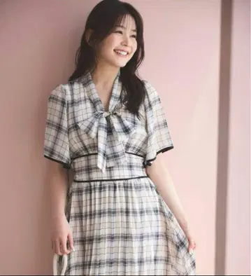 새상품 토코 보타이 리본 포함 플레어 슬리브 체크 원피스