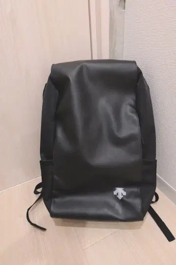 데상트 백팩