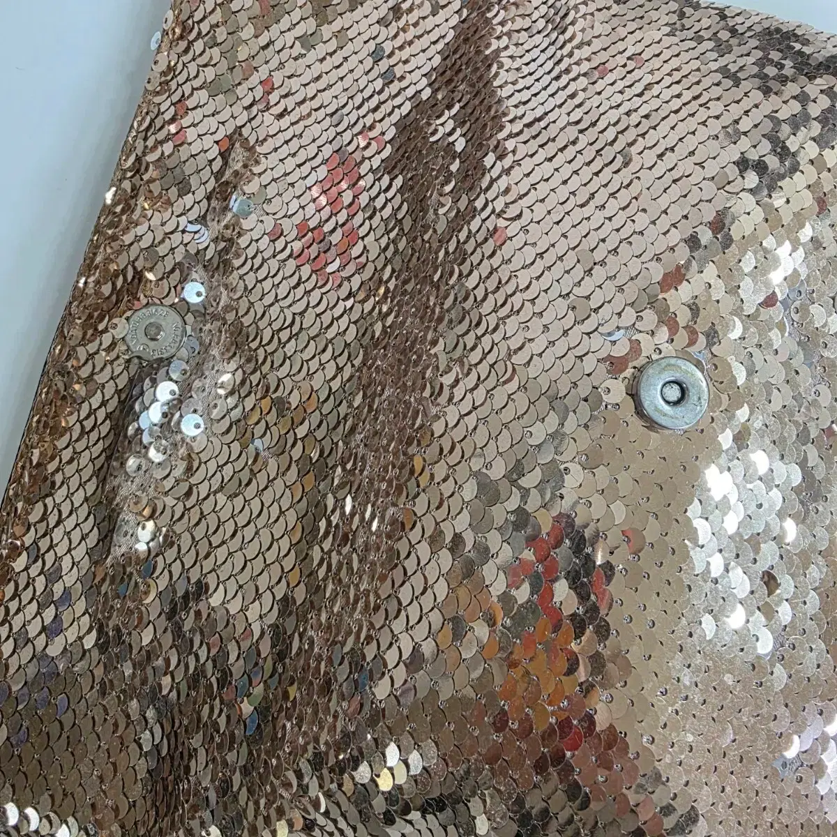 Gold Sequin Pouch #파우치,#클러치,#스팽글파우치,#골드클러치,#골드파우치 on Bunjang Global Site.