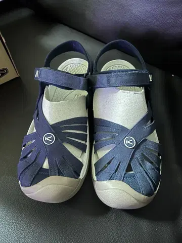 킨 KEEN 로즈 샌들
