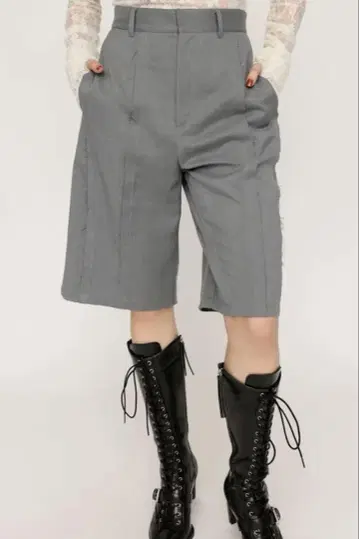SLY CUTOUT MIDDLE 숏 팬츠