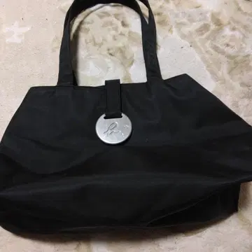 블랙 나일론 숄더백 에네스베