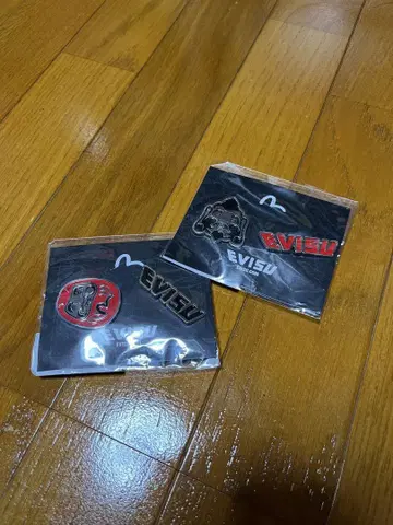 EVISU 핀 배지 세트 판매
