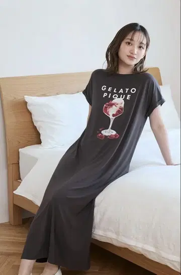 젤라또피케 접촉 냉감 쿨 레이온 디저트 로고 원피스