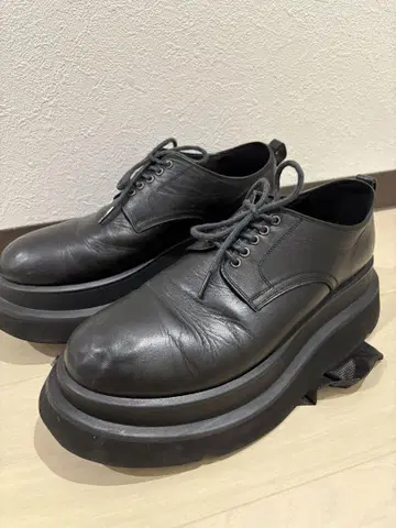 블랙 가죽 통굽 신발