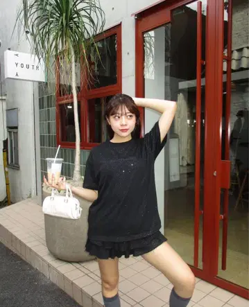 HTH 글리터 하트 로고 티셔츠
