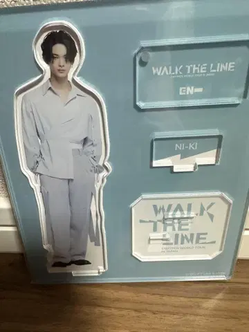 NI-KI 아크릴 스탠드 워크 더 라인