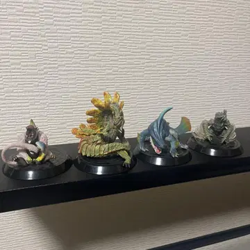 몬헌 바바콩가, 가라라자라, 자보아자길, 바살모스 피규어 세트