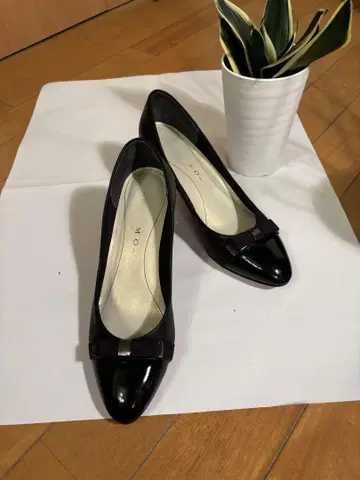 블랙 리본 포함 스틸레토 힐 미들 힐