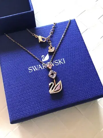 스와로브스키 새상품 Dazzling swan 목걸이 스와로브스키