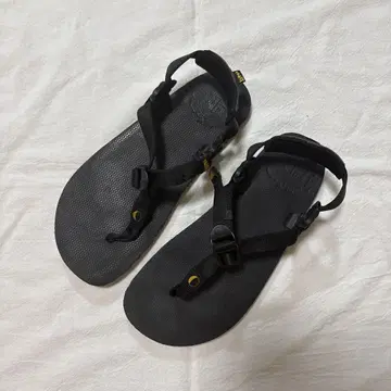 luna Mono Winged Edition 샌들