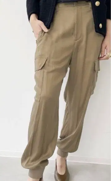 피브리루 새틴 카고 팬츠 두지엠 클라세 베이지