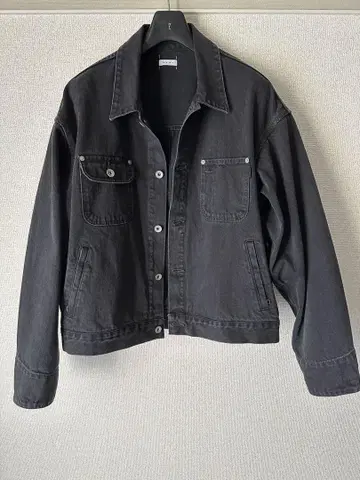 이름. BIO WASH DENIM ENGINEER JACKET