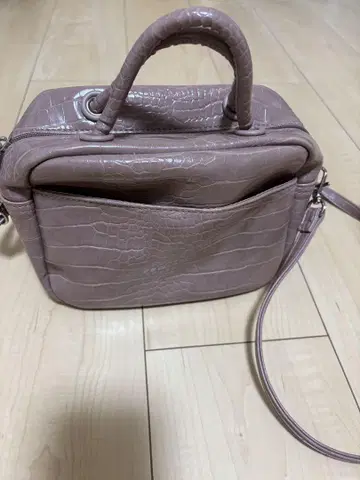 연보라색 크로커다일풍 백