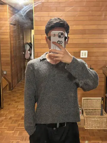 유니클로 C 그레이 V넥 니트 스웨터