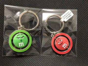 초레어 M&M's 레드 그린 빅 페이스 스피닝 키체인