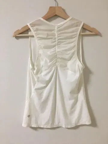 Lululemon 화이트 슬리브리스 셔츠