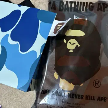 APE.티셔츠 S 사이즈 미사용 새상품 완판템