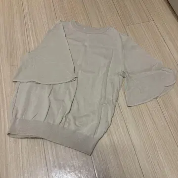 코튼 오간자 플레어 6부 소매 니트