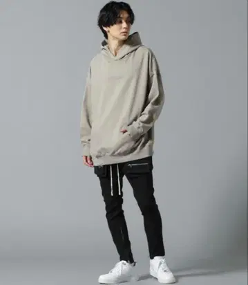 1489 블랙 슬림 핏 팬츠 지퍼 포켓 부착