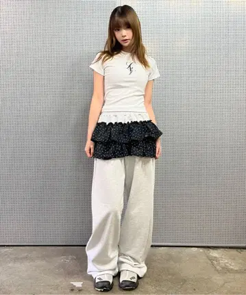 러브이즈트루 IM PATTERN FRILL PANTS