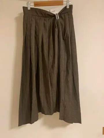 ADER 브라운 플리츠 스커트 비대칭