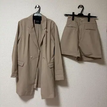 AVVENENTE 베이지 셋업