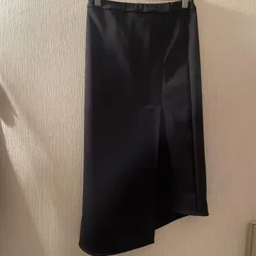 플로우 렌트 블랙 저지 소재 타이트 스커트