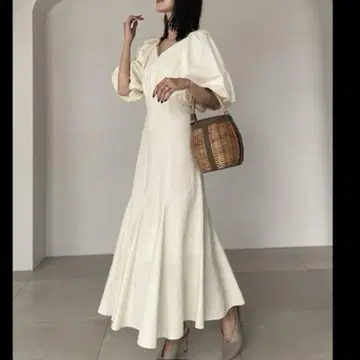 애뉴언스 린넨 블렌드 볼륨 원피스