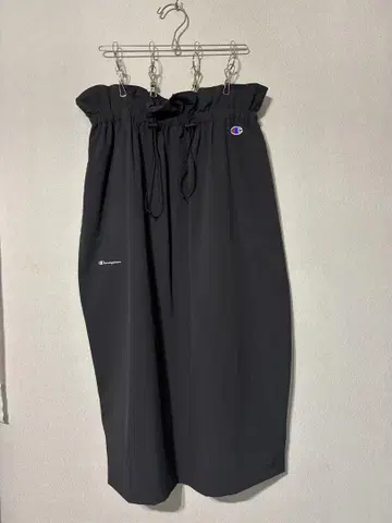 챔피온 나일론 소재 스커트 미사용