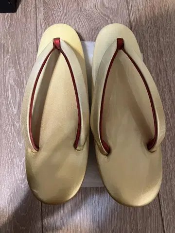 골드 컬러 조리 빨간색 스트랩 포함 23cm