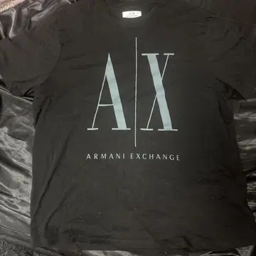 Armani Exchange 블랙 티셔츠 로고