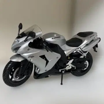 최저가 가와사키 ZY-10R 1/12 바이크 모형 새상품급