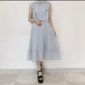 안미르 스트라이프 프릴 미디 원피스