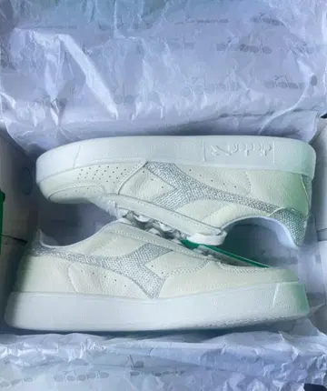 26cm 새상품 디아도라 Diadora B.ELITE L WN 스니커즈