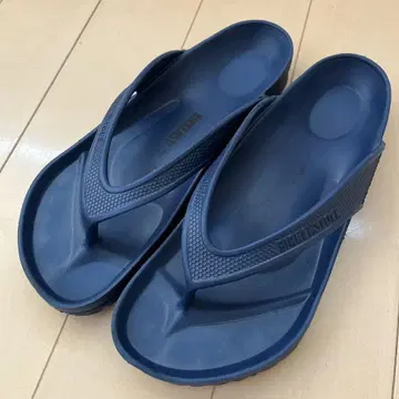 BIRKENSTOCK 네이비 플립플랍