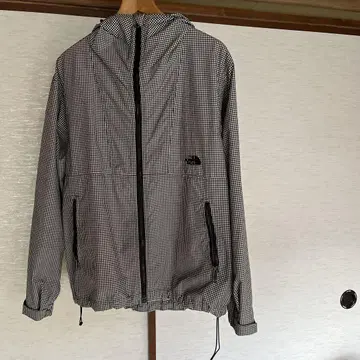 THE North face. 바스락거리는 후드티.