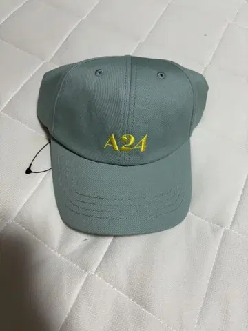 A24 FILMS 봄 로고 모자 하늘색