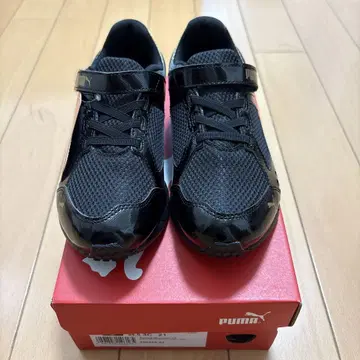 푸마 블랙/골드 스니커즈 21.0cm
